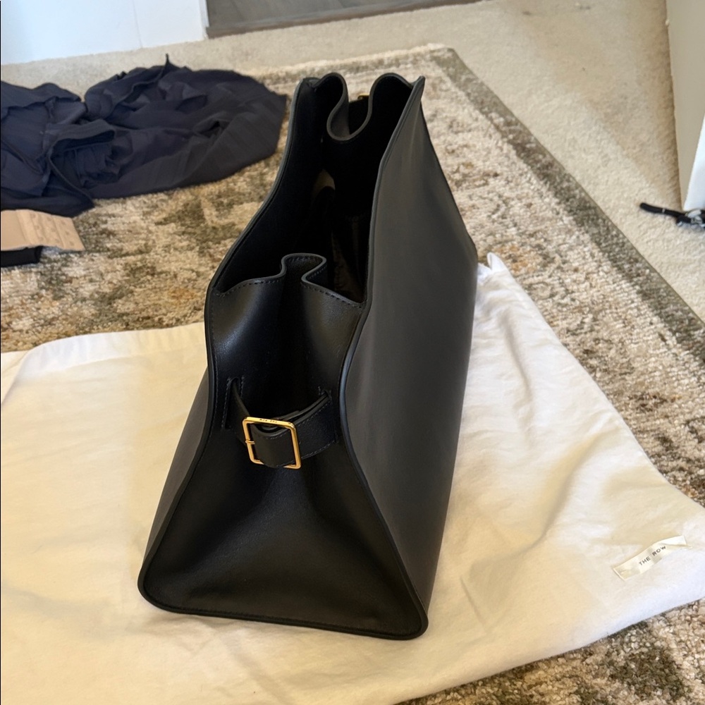 Row - Margaux EW Clutch 'Black'